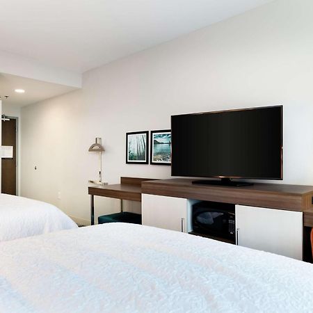 Hampton Inn Акворт Екстер'єр фото