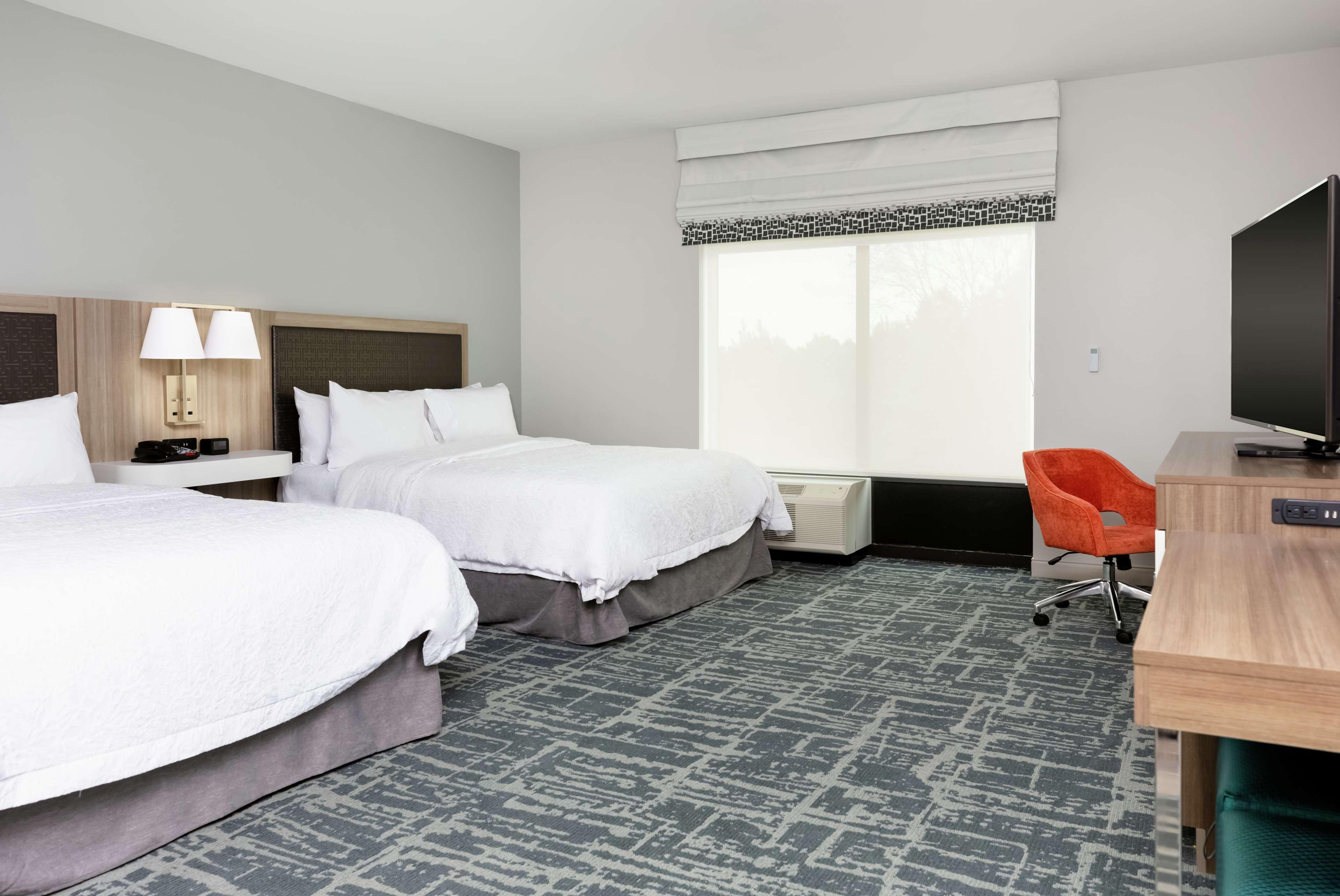 Hampton Inn Акворт Екстер'єр фото
