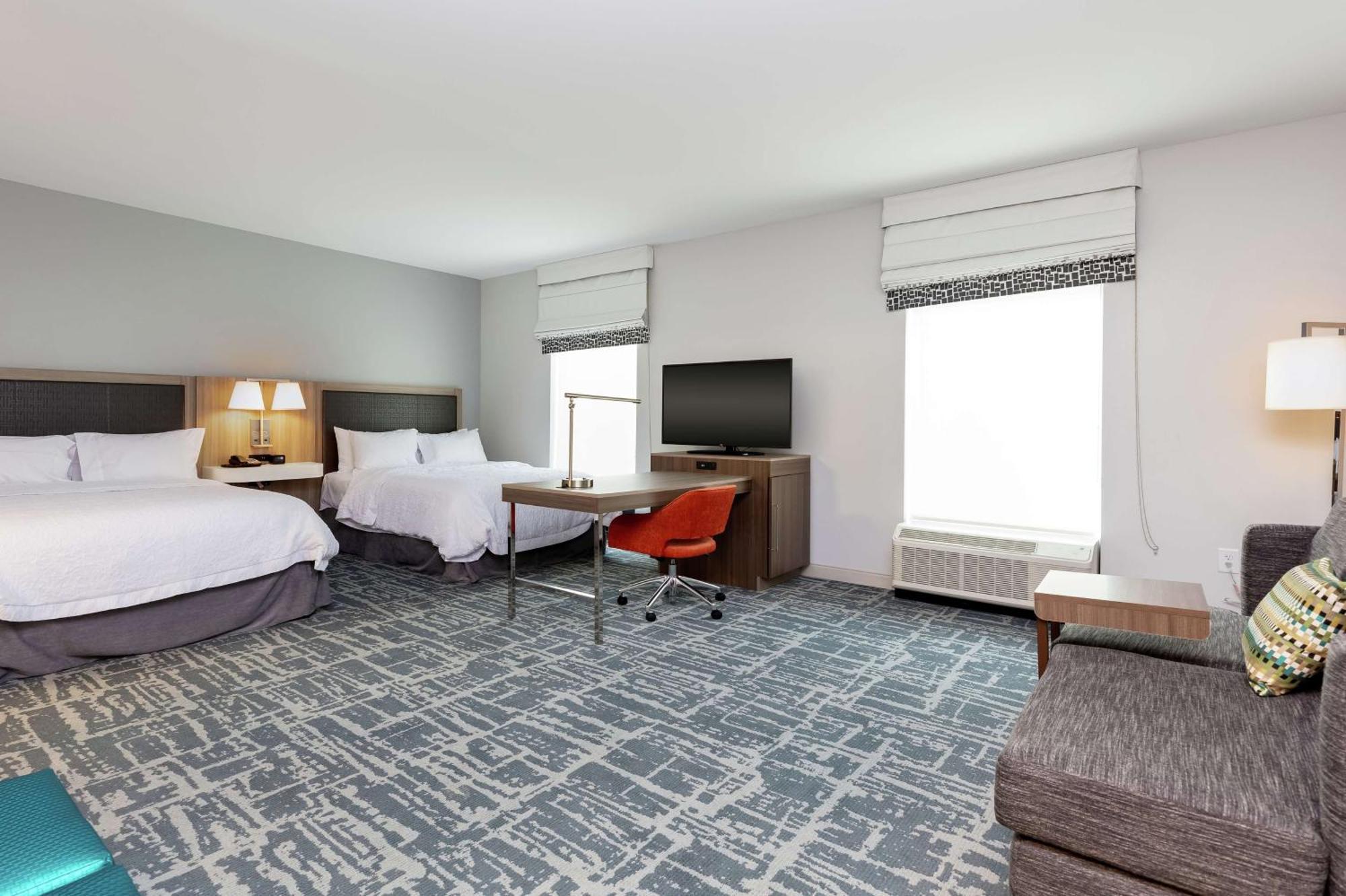 Hampton Inn Акворт Екстер'єр фото