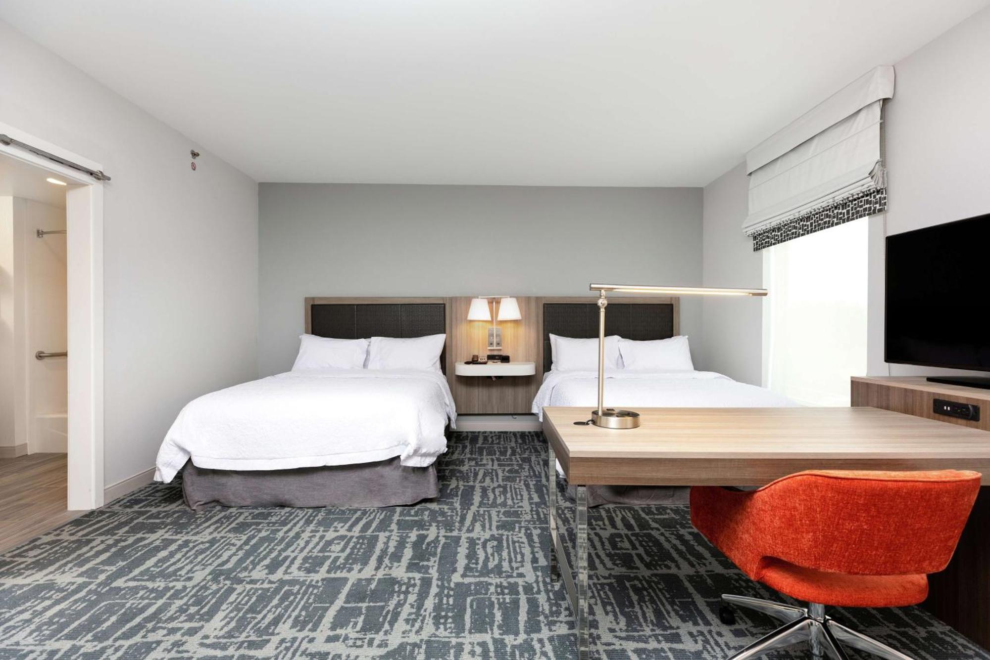 Hampton Inn Акворт Екстер'єр фото