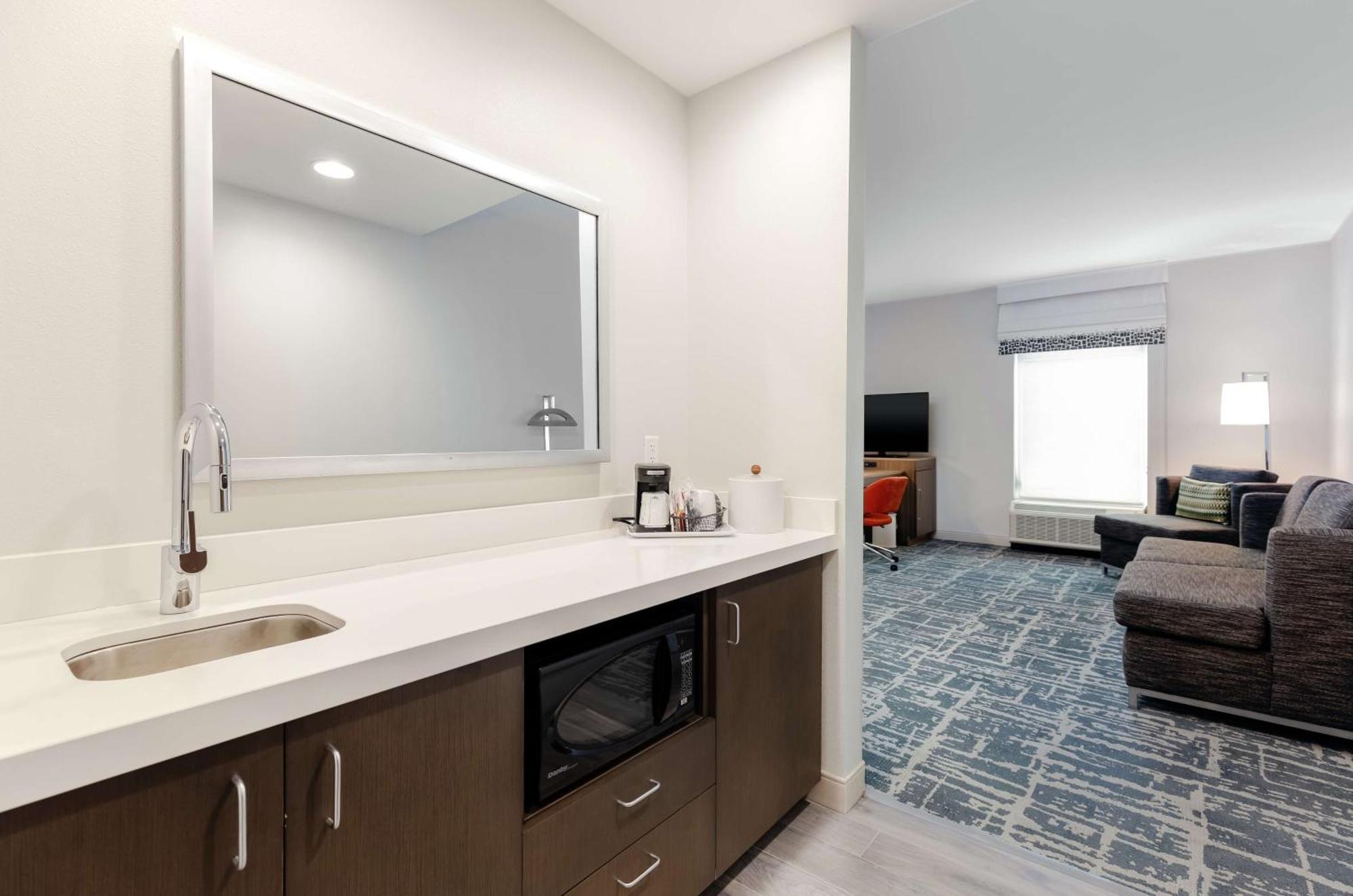 Hampton Inn Акворт Екстер'єр фото